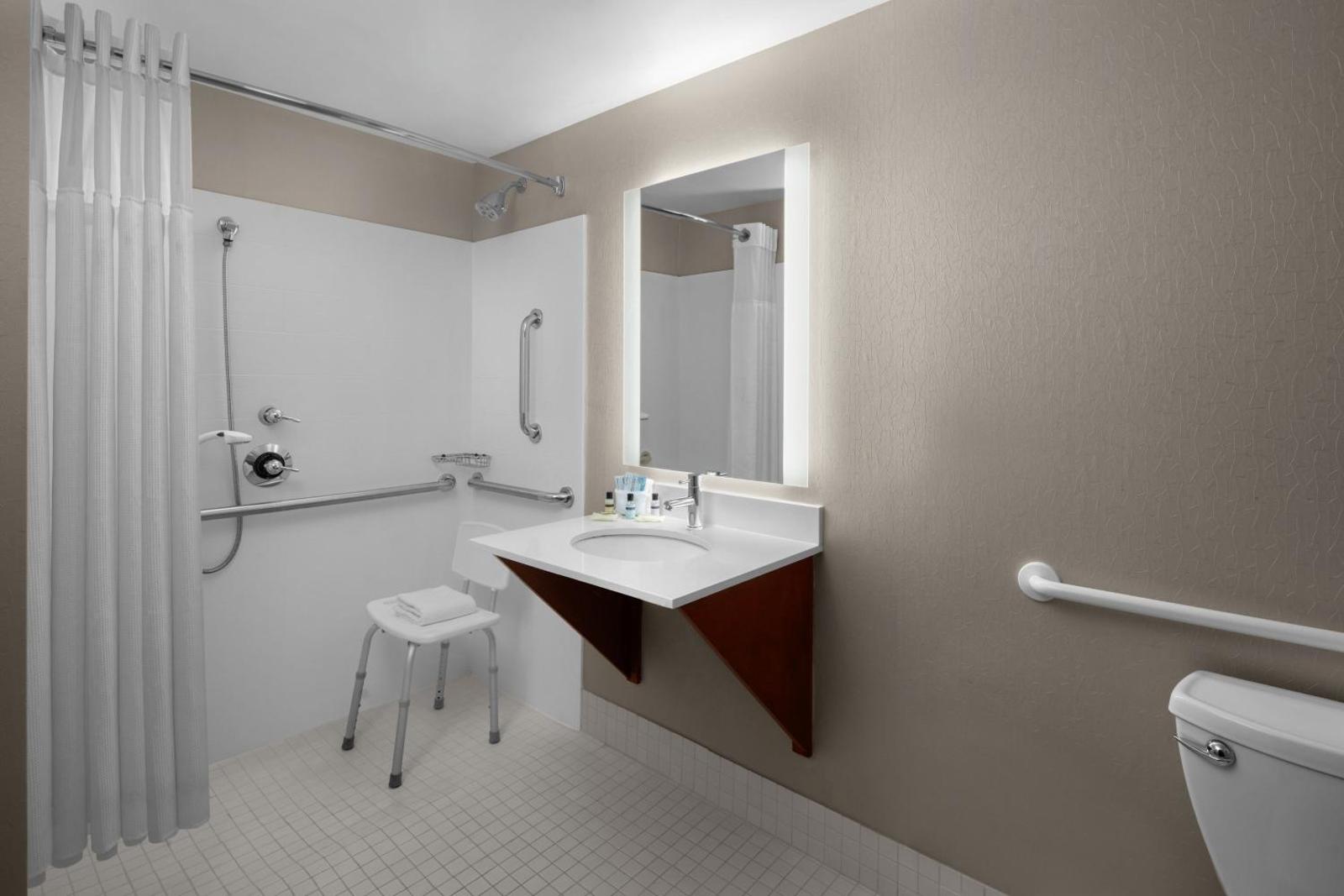 SpringHill Suites Pittsburgh Southside Works Main image 2